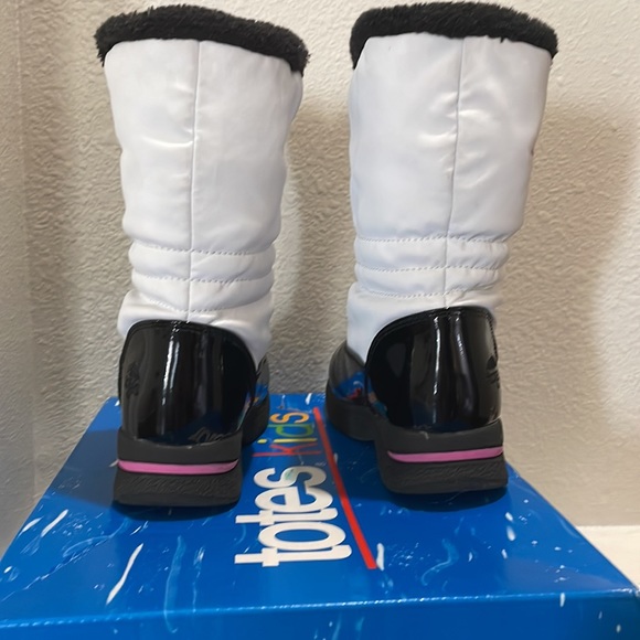 COPY - ❄️EUC TOTES KIDS WATERPROOF SNOW BOOTS ❄️ - Picture 6 of 7
